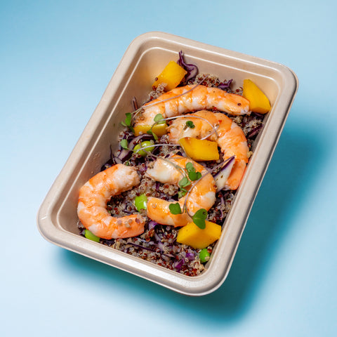 Quinoa, manga, edamame, couve-roxa e camarão e vinagrete