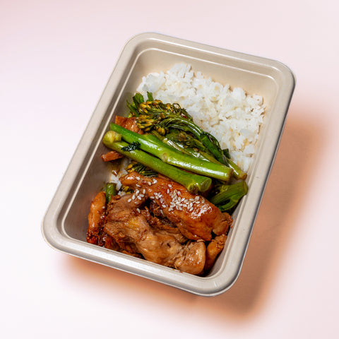 Teriyaki de frango com bimis e arroz jasmim