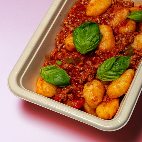 Bolonhesa de angus com gnocchi e manjericão