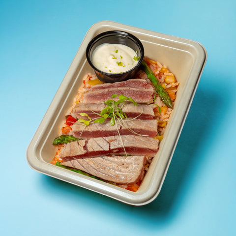 Marmita Joana Resende: bife de atum, arroz de tomate e espargos, maionese de lima