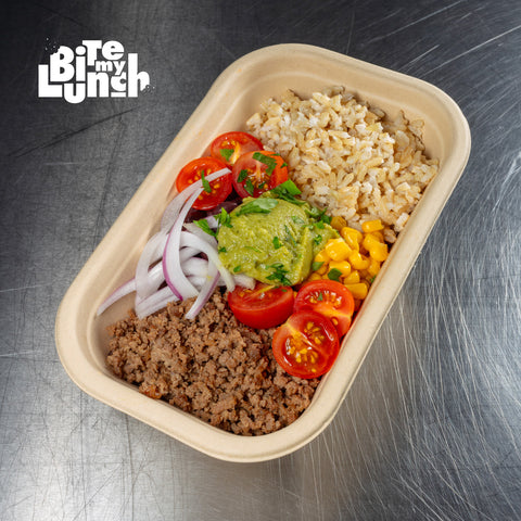 Burrito bowl com carne picada e arroz integral