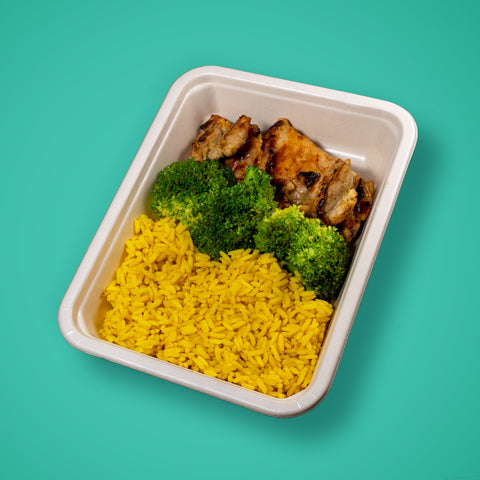 Marmita de Assinatura Lúcia Alves: Coxa de frango desossada com mostarda e mel, brócolos e arroz de açafrão